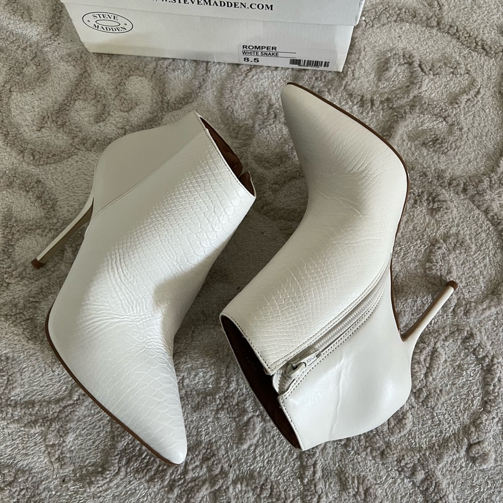 STEVE MADDEN “Romper” Leather Ankle Bootie 8.5